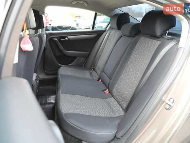 Коричневый Фольксваген Пассат, объемом двигателя 1.8 л и пробегом 185 тыс. км за 11500 $, фото 5 на Automoto.ua