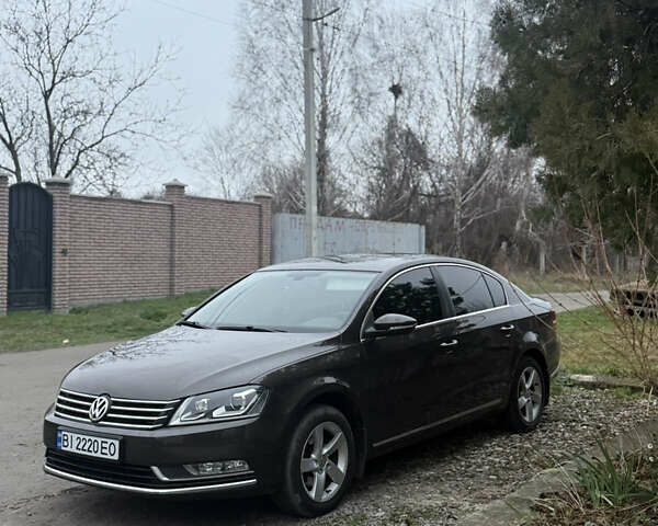 Коричневый Фольксваген Пассат, объемом двигателя 1.8 л и пробегом 155 тыс. км за 12000 $, фото 2 на Automoto.ua