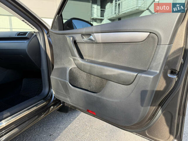 Коричневый Фольксваген Пассат, объемом двигателя 1.8 л и пробегом 153 тыс. км за 11900 $, фото 37 на Automoto.ua