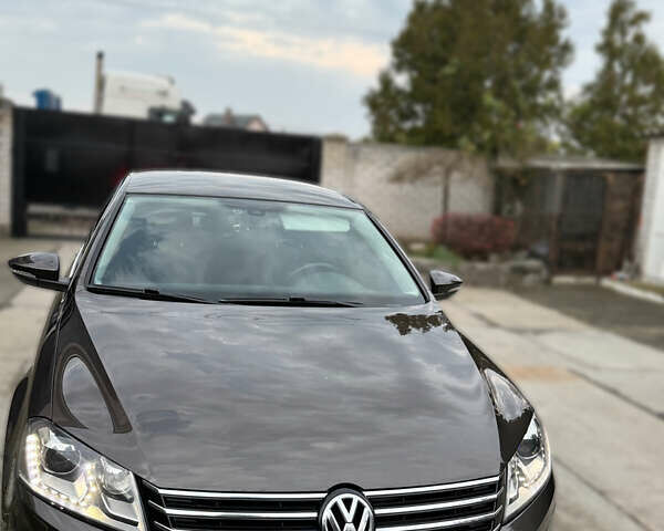 Коричневый Фольксваген Пассат, объемом двигателя 1.8 л и пробегом 155 тыс. км за 12000 $, фото 1 на Automoto.ua