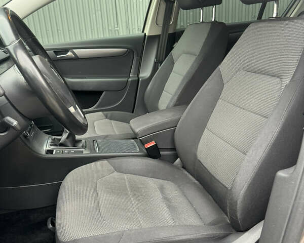 Коричневий Фольксваген Пассат, об'ємом двигуна 1.8 л та пробігом 222 тис. км за 9600 $, фото 14 на Automoto.ua