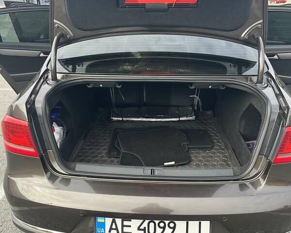 Коричневий Фольксваген Пассат, об'ємом двигуна 1.8 л та пробігом 211 тис. км за 11000 $, фото 20 на Automoto.ua