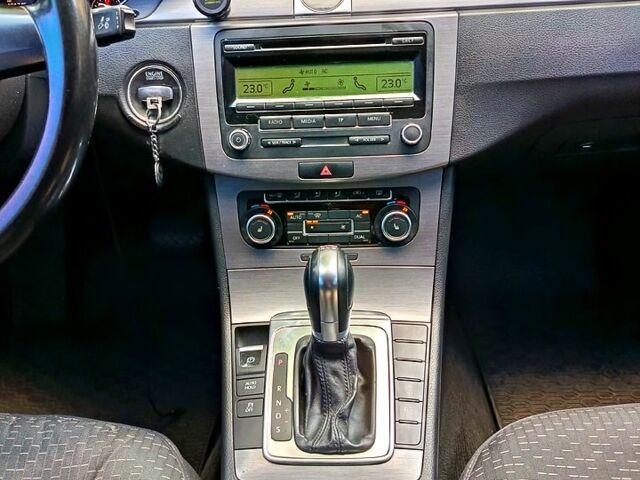 Коричневый Фольксваген Пассат, объемом двигателя 1.8 л и пробегом 182 тыс. км за 10800 $, фото 5 на Automoto.ua