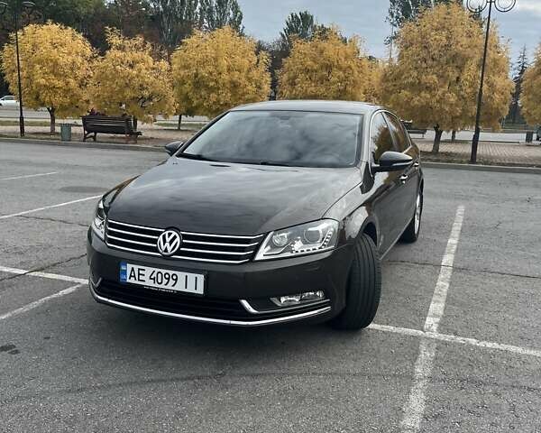 Коричневий Фольксваген Пассат, об'ємом двигуна 1.8 л та пробігом 211 тис. км за 11000 $, фото 6 на Automoto.ua