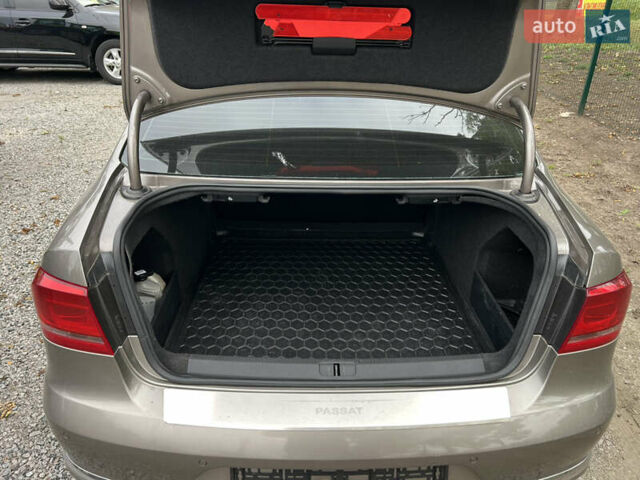Коричневый Фольксваген Пассат, объемом двигателя 1.8 л и пробегом 144 тыс. км за 10100 $, фото 6 на Automoto.ua
