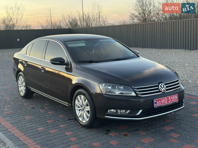 Коричневый Фольксваген Пассат, объемом двигателя 1.39 л и пробегом 215 тыс. км за 10500 $, фото 7 на Automoto.ua