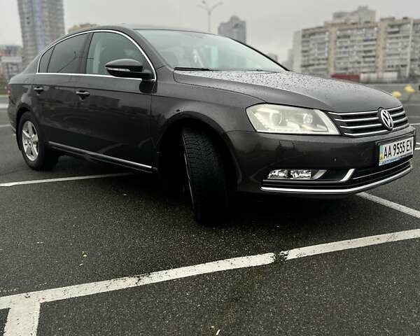 Коричневий Фольксваген Пассат, об'ємом двигуна 1.8 л та пробігом 140 тис. км за 11200 $, фото 2 на Automoto.ua