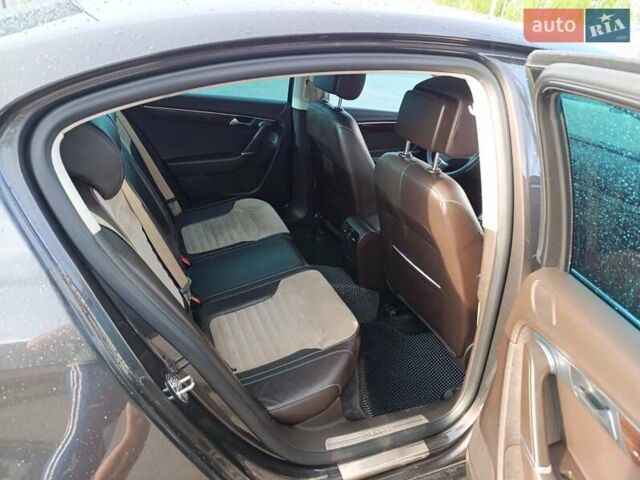 Коричневый Фольксваген Пассат, объемом двигателя 1.8 л и пробегом 225 тыс. км за 9500 $, фото 8 на Automoto.ua