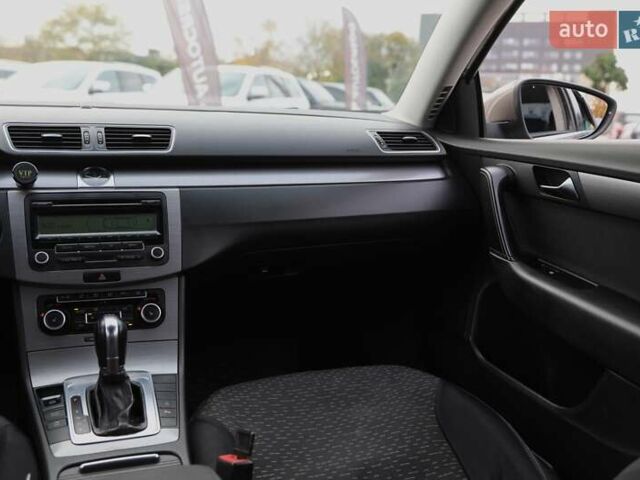 Коричневый Фольксваген Пассат, объемом двигателя 1.8 л и пробегом 185 тыс. км за 11500 $, фото 12 на Automoto.ua