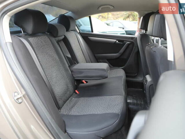 Коричневый Фольксваген Пассат, объемом двигателя 1.8 л и пробегом 185 тыс. км за 11500 $, фото 8 на Automoto.ua