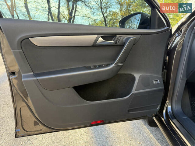 Коричневый Фольксваген Пассат, объемом двигателя 1.8 л и пробегом 153 тыс. км за 11900 $, фото 23 на Automoto.ua