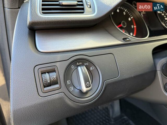 Коричневый Фольксваген Пассат, объемом двигателя 1.8 л и пробегом 153 тыс. км за 11900 $, фото 27 на Automoto.ua