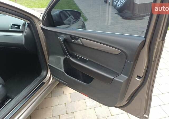 Коричневий Фольксваген Пассат, об'ємом двигуна 1.97 л та пробігом 203 тис. км за 10750 $, фото 28 на Automoto.ua