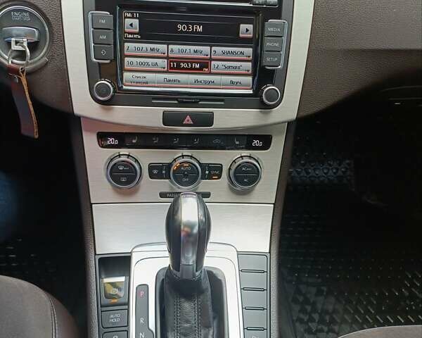 Коричневый Фольксваген Пассат, объемом двигателя 1.8 л и пробегом 247 тыс. км за 13500 $, фото 4 на Automoto.ua