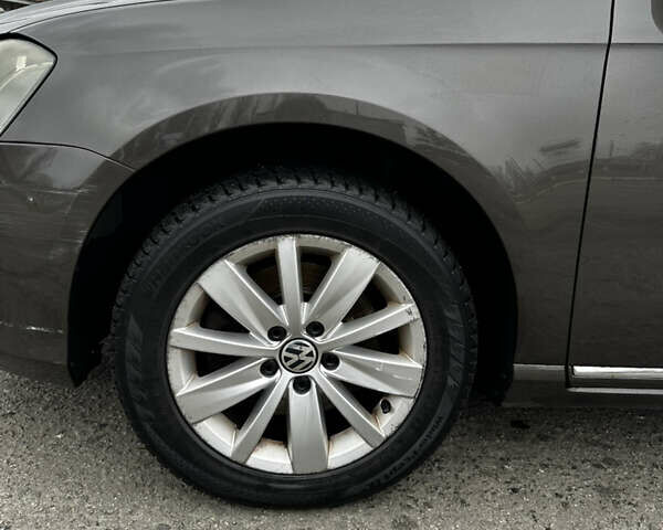 Коричневый Фольксваген Пассат, объемом двигателя 1.78 л и пробегом 196 тыс. км за 8500 $, фото 10 на Automoto.ua