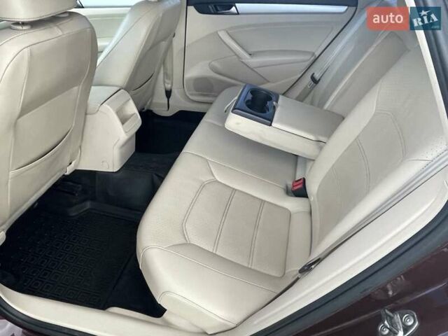 Коричневый Фольксваген Пассат, объемом двигателя 2.48 л и пробегом 218 тыс. км за 9500 $, фото 24 на Automoto.ua