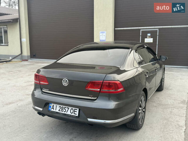 Коричневый Фольксваген Пассат, объемом двигателя 1.8 л и пробегом 242 тыс. км за 11000 $, фото 8 на Automoto.ua