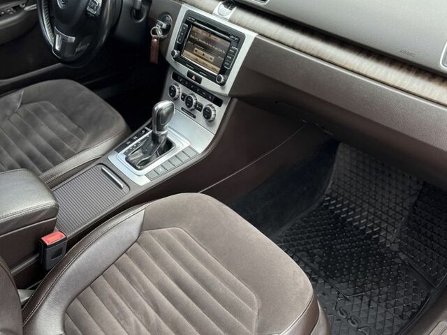 Коричневый Фольксваген Пассат, объемом двигателя 1.8 л и пробегом 249 тыс. км за 11000 $, фото 6 на Automoto.ua