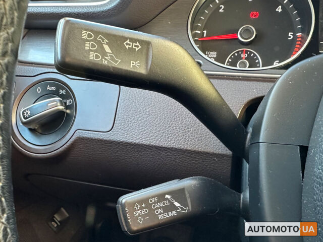 Коричневый Фольксваген Пассат, объемом двигателя 1.6 л и пробегом 249 тыс. км за 9999 $, фото 13 на Automoto.ua