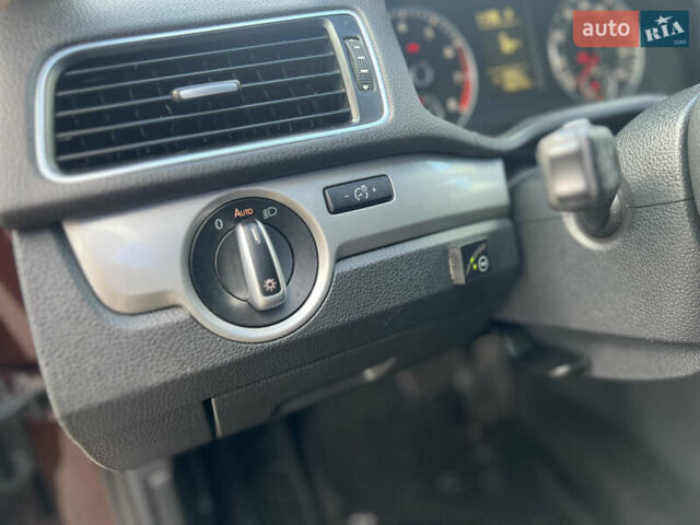 Фольксваген Пассат 2012 в Киеве на Automoto.ua Коричневый Фольксваген Пассат, объемом двигателя 2.47 л и пробегом 270 тыс. км за 8500 $, фото 20 на Automoto.ua