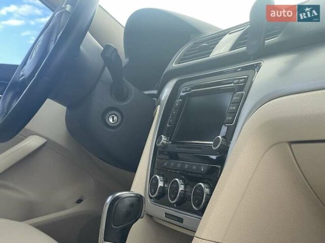 Коричневый Фольксваген Пассат, объемом двигателя 2.48 л и пробегом 218 тыс. км за 9500 $, фото 20 на Automoto.ua