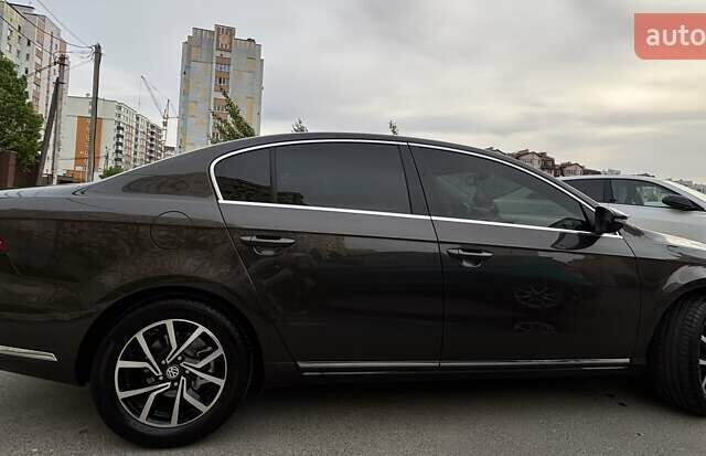 Коричневий Фольксваген Пассат, об'ємом двигуна 1.8 л та пробігом 278 тис. км за 10700 $, фото 1 на Automoto.ua