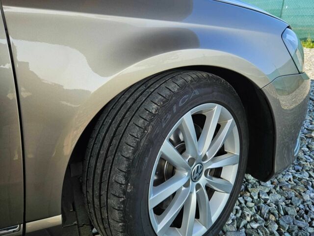 Фольксваген Пассат 2012 в Иршава на Automoto.ua Коричневый Фольксваген Пассат, объемом двигателя 2 л и пробегом 300 тыс. км за 10300 $, фото 10 на Automoto.ua