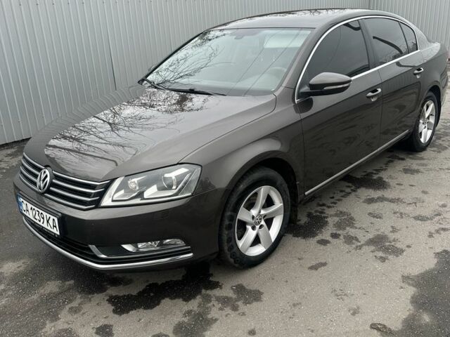 Коричневый Фольксваген Пассат, объемом двигателя 1.8 л и пробегом 230 тыс. км за 10600 $, фото 2 на Automoto.ua