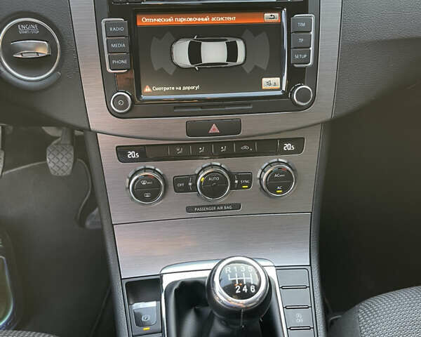 Коричневий Фольксваген Пассат, об'ємом двигуна 1.6 л та пробігом 280 тис. км за 9500 $, фото 19 на Automoto.ua