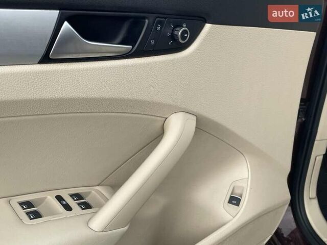 Коричневый Фольксваген Пассат, объемом двигателя 2.48 л и пробегом 218 тыс. км за 9500 $, фото 26 на Automoto.ua