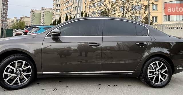 Коричневий Фольксваген Пассат, об'ємом двигуна 1.8 л та пробігом 278 тис. км за 10700 $, фото 3 на Automoto.ua