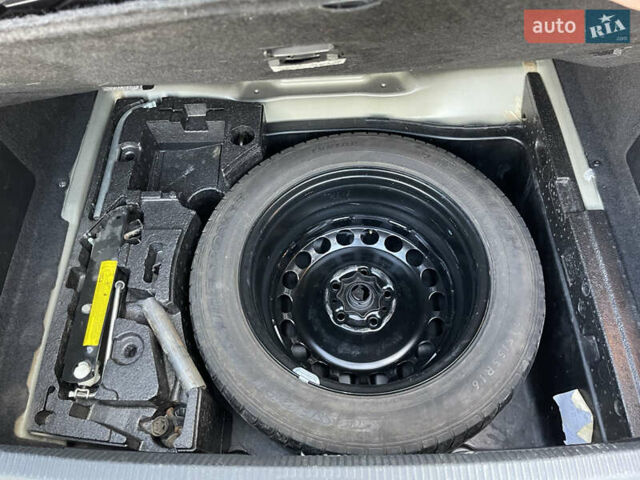 Коричневий Фольксваген Пассат, об'ємом двигуна 1.6 л та пробігом 280 тис. км за 9500 $, фото 12 на Automoto.ua