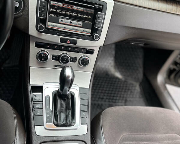 Коричневий Фольксваген Пассат, об'ємом двигуна 1.8 л та пробігом 249 тис. км за 11000 $, фото 21 на Automoto.ua