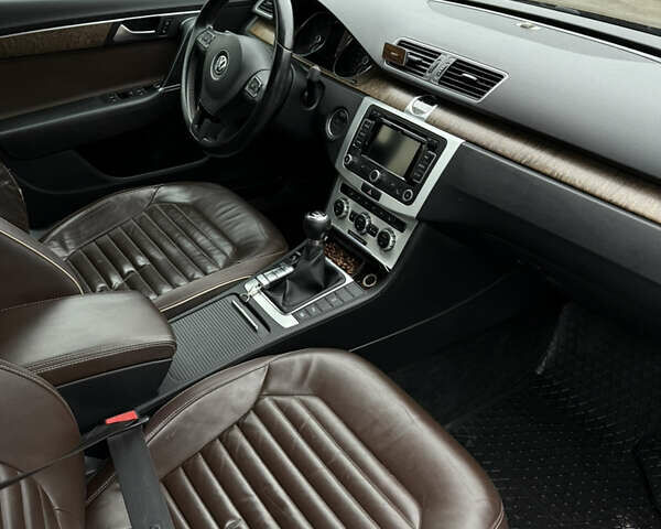 Коричневый Фольксваген Пассат, объемом двигателя 1.39 л и пробегом 199 тыс. км за 9999 $, фото 29 на Automoto.ua