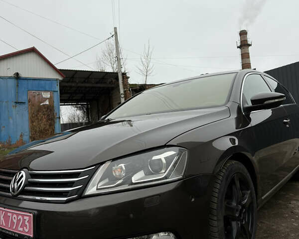 Коричневый Фольксваген Пассат, объемом двигателя 1.39 л и пробегом 199 тыс. км за 9999 $, фото 30 на Automoto.ua