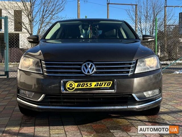 Коричневый Фольксваген Пассат, объемом двигателя 1.6 л и пробегом 249 тыс. км за 9999 $, фото 1 на Automoto.ua