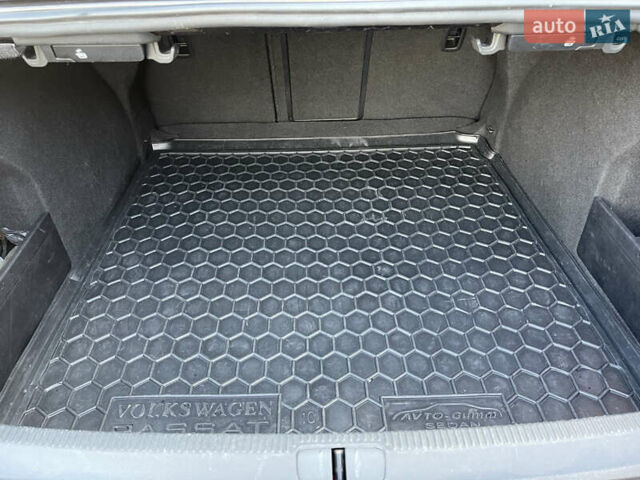 Коричневий Фольксваген Пассат, об'ємом двигуна 1.6 л та пробігом 280 тис. км за 9500 $, фото 10 на Automoto.ua