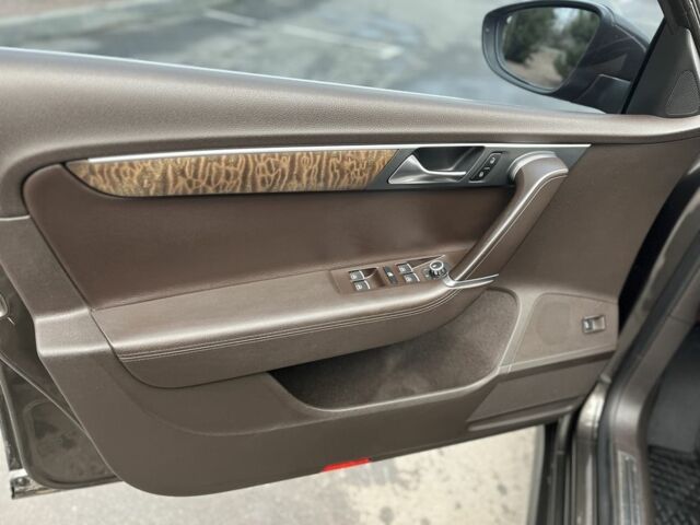 Коричневый Фольксваген Пассат, объемом двигателя 1.8 л и пробегом 249 тыс. км за 11000 $, фото 10 на Automoto.ua