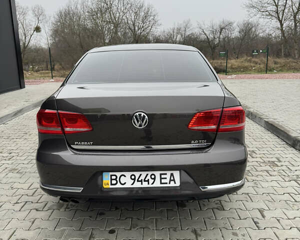 Коричневый Фольксваген Пассат, объемом двигателя 1.97 л и пробегом 301 тыс. км за 12500 $, фото 6 на Automoto.ua