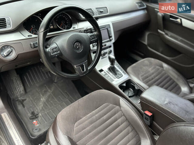 Коричневый Фольксваген Пассат, объемом двигателя 1.97 л и пробегом 209 тыс. км за 10950 $, фото 25 на Automoto.ua