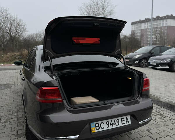 Коричневый Фольксваген Пассат, объемом двигателя 1.97 л и пробегом 301 тыс. км за 12500 $, фото 11 на Automoto.ua