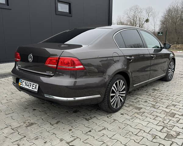 Коричневый Фольксваген Пассат, объемом двигателя 1.97 л и пробегом 301 тыс. км за 12500 $, фото 3 на Automoto.ua