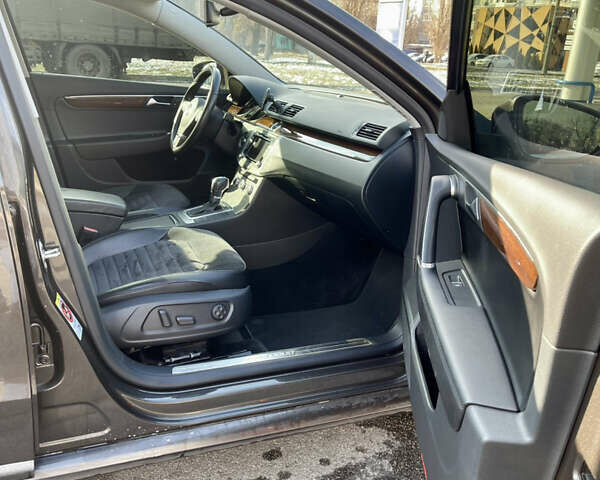 Коричневый Фольксваген Пассат, объемом двигателя 1.8 л и пробегом 89 тыс. км за 14300 $, фото 10 на Automoto.ua