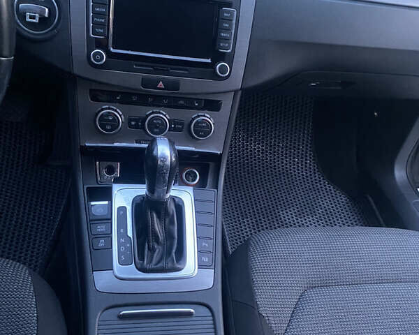 Фольксваген Пассат 2013 в Житомире на Automoto.ua Коричневый Фольксваген Пассат, объемом двигателя 2 л и пробегом 292 тыс. км за 11500 $, фото 7 на Automoto.ua