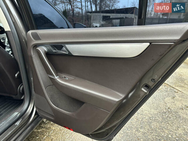 Коричневый Фольксваген Пассат, объемом двигателя 1.97 л и пробегом 209 тыс. км за 10950 $, фото 30 на Automoto.ua