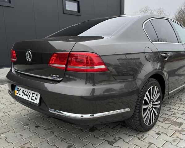 Коричневый Фольксваген Пассат, объемом двигателя 1.97 л и пробегом 301 тыс. км за 12500 $, фото 4 на Automoto.ua