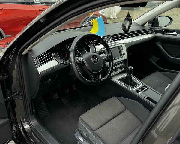 Коричневий Фольксваген Пассат, об'ємом двигуна 1.6 л та пробігом 268 тис. км за 14300 $, фото 7 на Automoto.ua