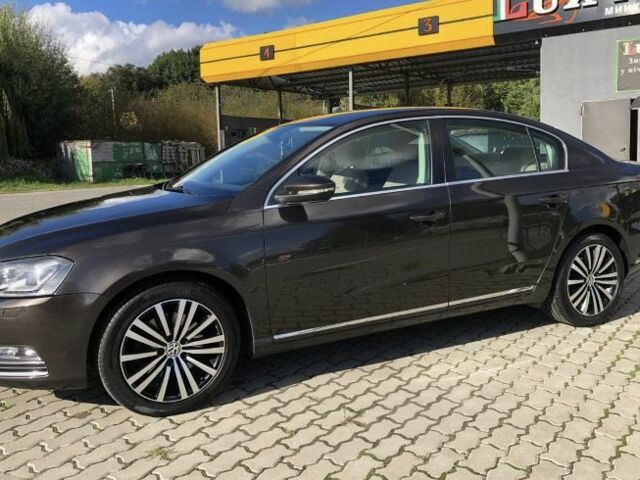 Коричневий Фольксваген Пассат, об'ємом двигуна 2 л та пробігом 252 тис. км за 12000 $, фото 1 на Automoto.ua