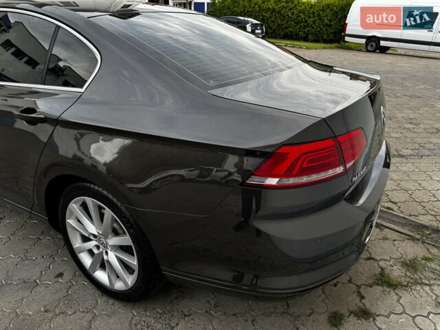 Коричневий Фольксваген Пассат, об'ємом двигуна 1.6 л та пробігом 268 тис. км за 14300 $, фото 5 на Automoto.ua