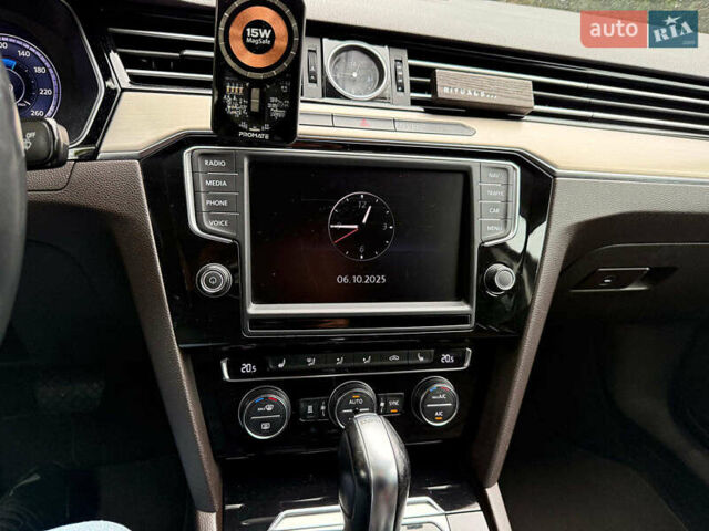 Коричневый Фольксваген Пассат, объемом двигателя 2 л и пробегом 226 тыс. км за 17990 $, фото 2 на Automoto.ua